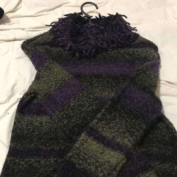 Sweater - Picture 5 of 5